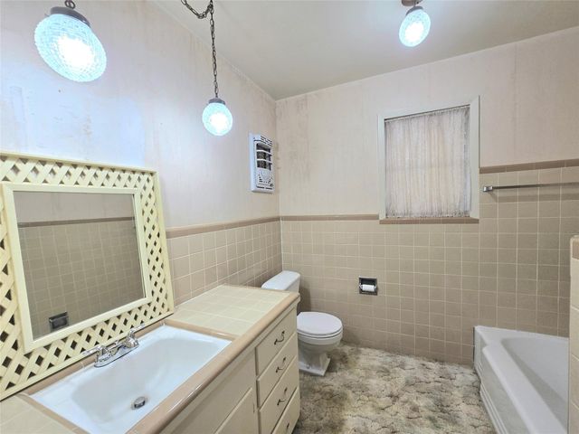607 S Main Street, Dayton, TX 77535