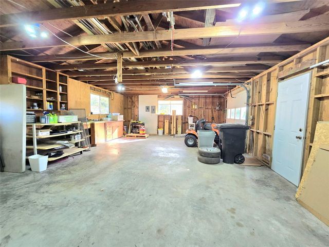 607 S Main Street, Dayton, TX 77535