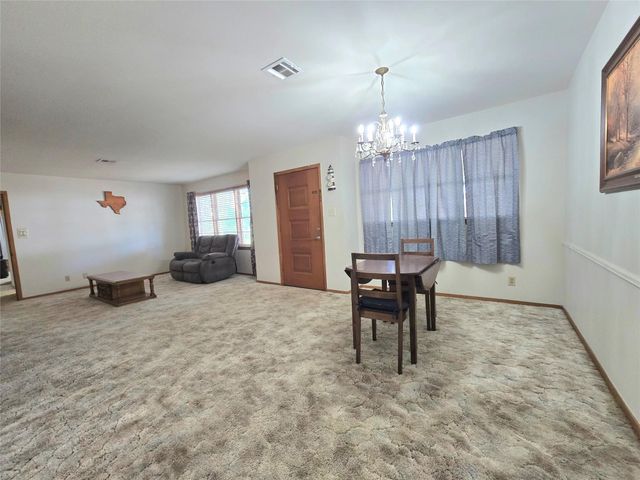 607 S Main Street, Dayton, TX 77535
