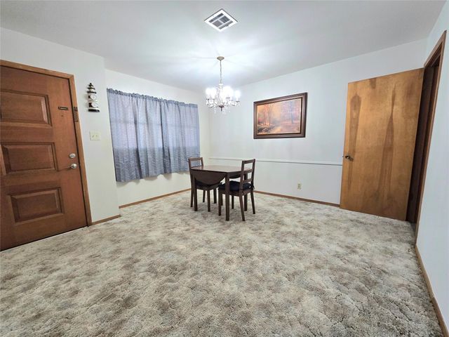 607 S Main Street, Dayton, TX 77535