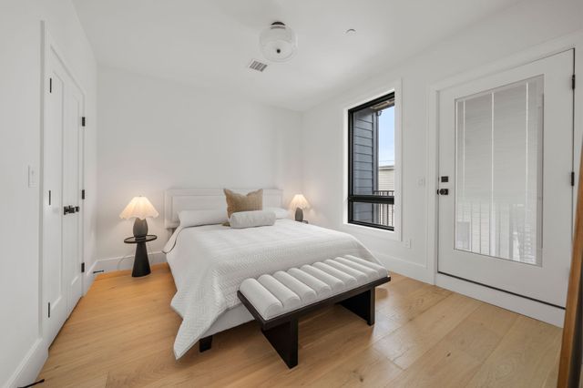 136 West 8th 3, Boston, MA 02127