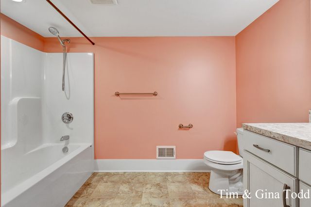 903 S Center Park Drive Sw 14, Byron Twp, MI 49315