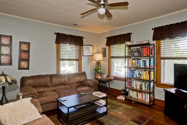 84 George Street, Westfield, MA 01085