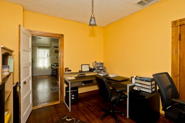 84 George Street, Westfield, MA 01085