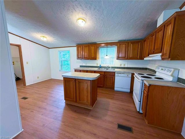 1042 Wells Creek Road, Madison, NC 27025