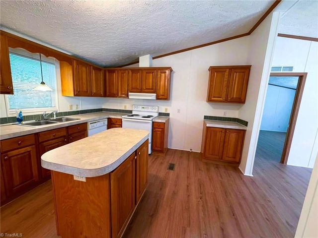 1042 Wells Creek Road, Madison, NC 27025
