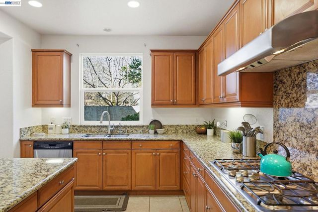 4958 Trescott Ct, Dublin, CA 94568