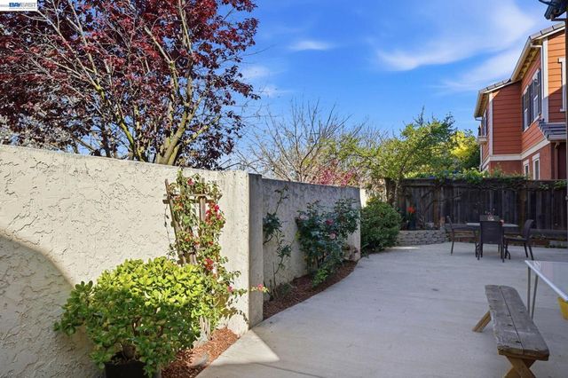 4958 Trescott Ct, Dublin, CA 94568