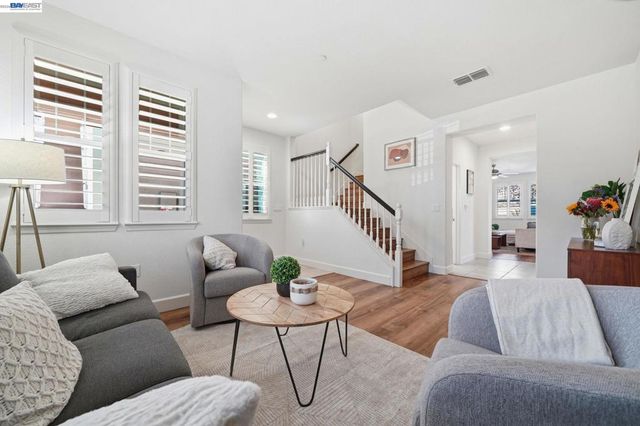 4958 Trescott Ct, Dublin, CA 94568