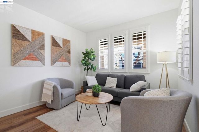 4958 Trescott Ct, Dublin, CA 94568