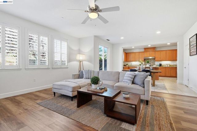 4958 Trescott Ct, Dublin, CA 94568