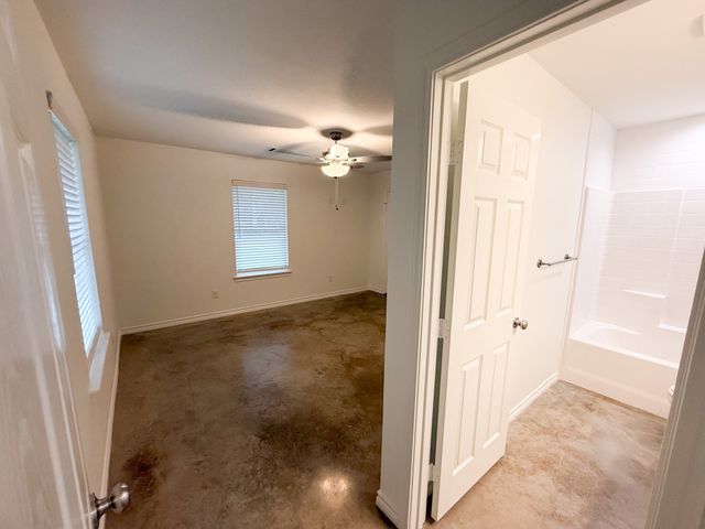 200 N Dallas Street 112, Rice, TX 75155