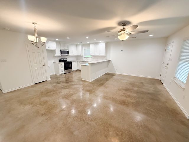 200 N Dallas Street 112, Rice, TX 75155