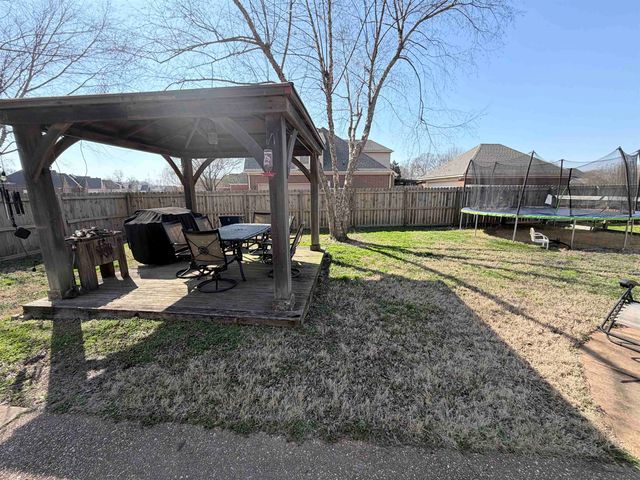 5 NORTHERN LEAF DR, Oakland, TN 38060
