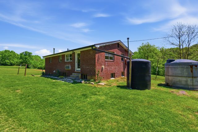 1840 Rock Springs Rd, Watertown, TN 37184