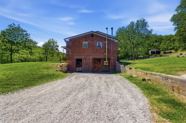 1840 Rock Springs Rd, Watertown, TN 37184