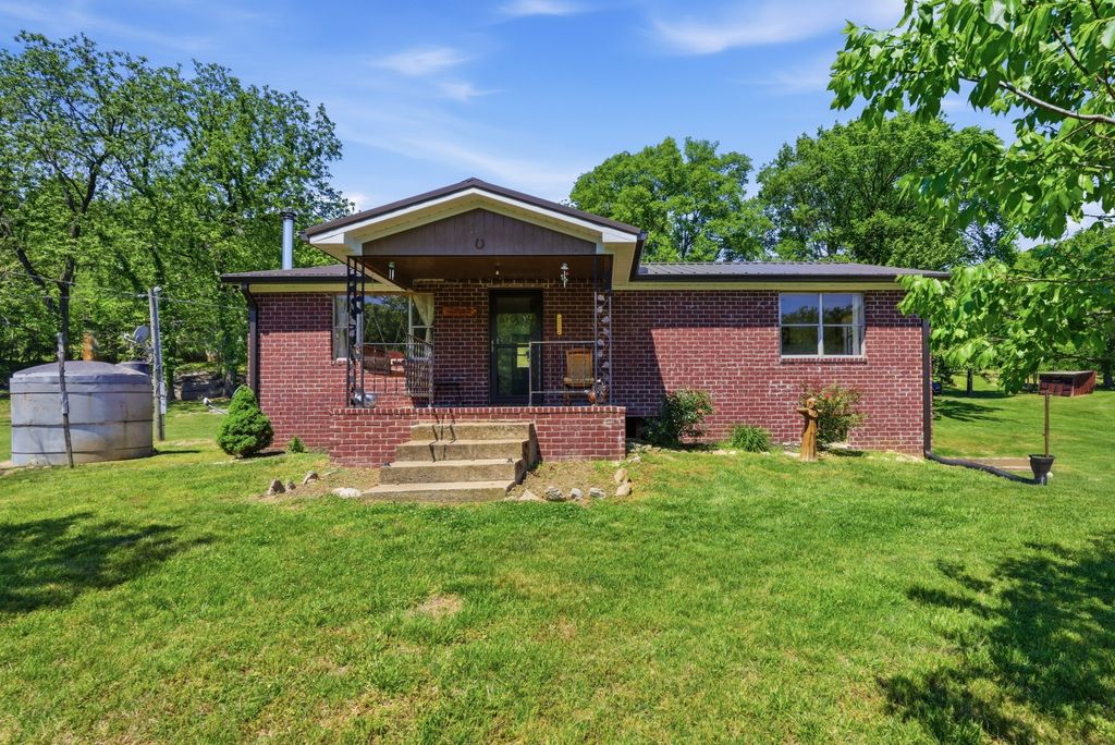 1840 Rock Springs Rd, Watertown, TN 37184