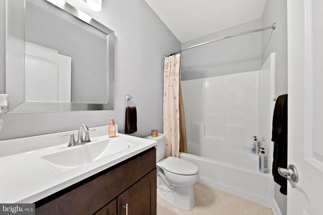 34 KATIE CT, Mullica Hill, NJ 08062