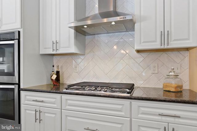 34 KATIE CT, Mullica Hill, NJ 08062