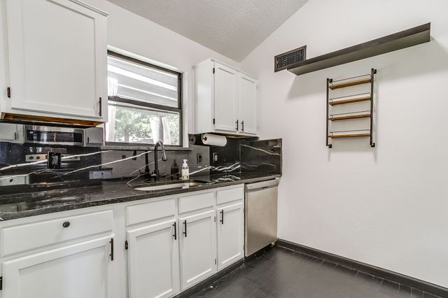 10004 Pack Saddle Trail, Fort Worth, TX 76108
