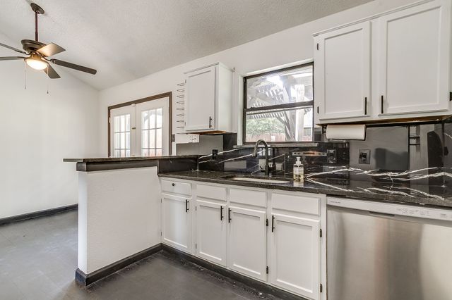 10004 Pack Saddle Trail, Fort Worth, TX 76108