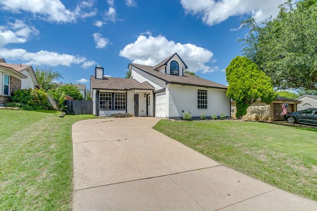 10004 Pack Saddle Trail, Fort Worth, TX 76108