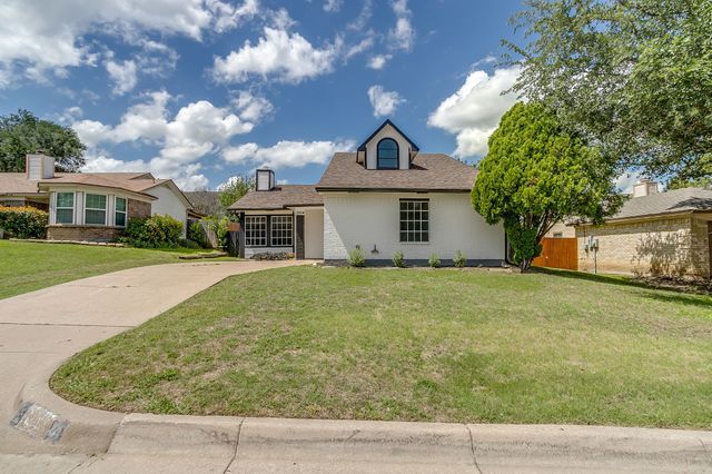 10004 Pack Saddle Trail, Fort Worth, TX 76108