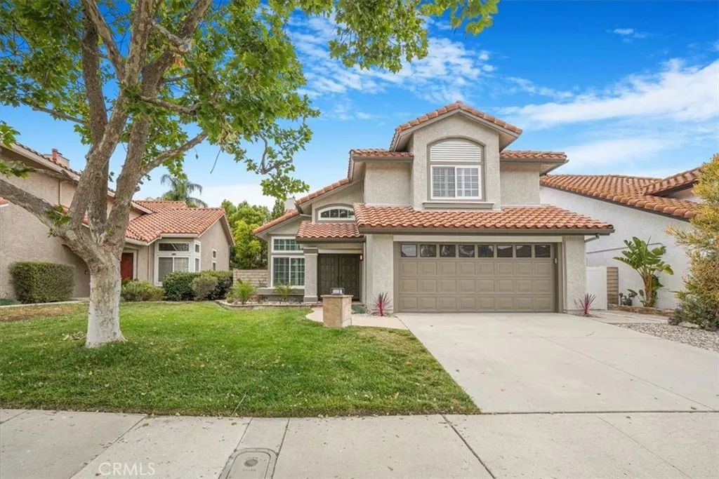 Image 12 of property listing at 450 Pesaro Street, Oak Park, CA 91377