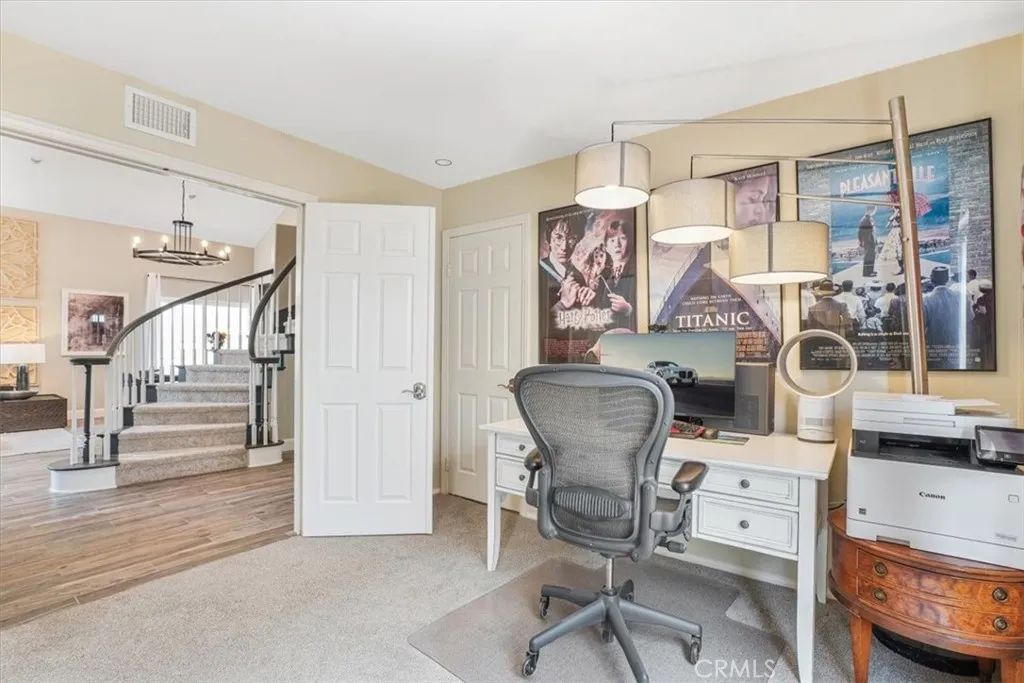 Image 21 of property listing at 450 Pesaro Street, Oak Park, CA 91377