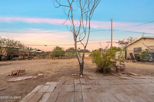 3617 S Mission Road, Tucson, AZ 85713
