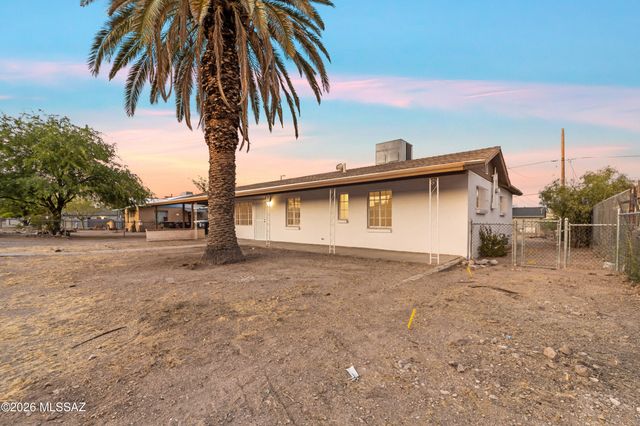 3617 S Mission Road, Tucson, AZ 85713