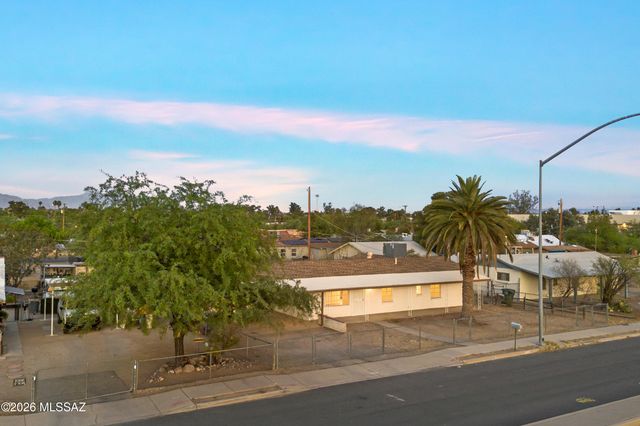 3617 S Mission Road, Tucson, AZ 85713