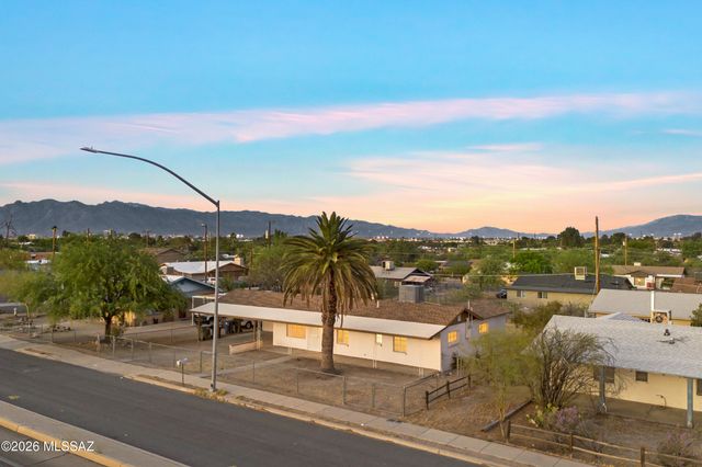 3617 S Mission Road, Tucson, AZ 85713