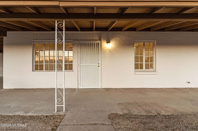3617 S Mission Road, Tucson, AZ 85713