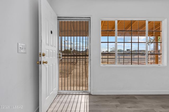 3617 S Mission Road, Tucson, AZ 85713