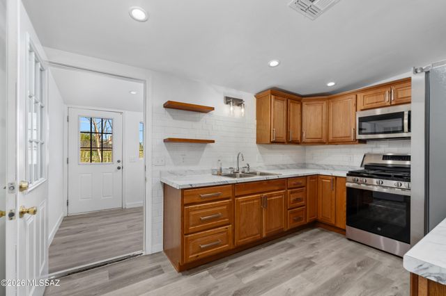 3617 S Mission Road, Tucson, AZ 85713