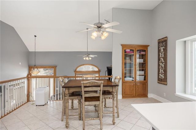 18209 Rollins Drive, Smithville, MO 64089