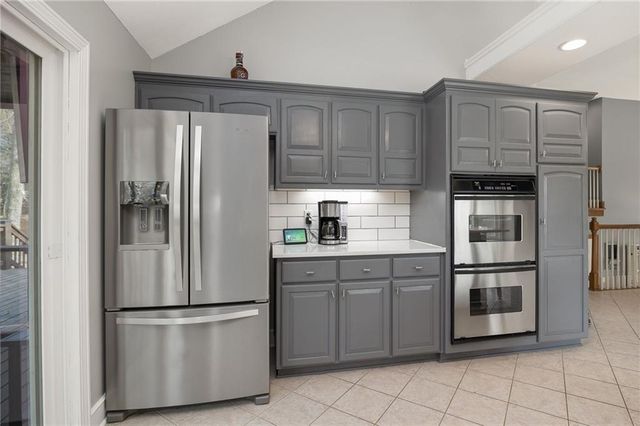 18209 Rollins Drive, Smithville, MO 64089