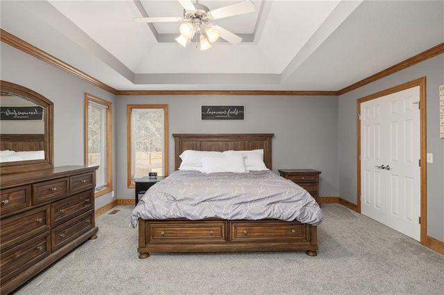 18209 Rollins Drive, Smithville, MO 64089