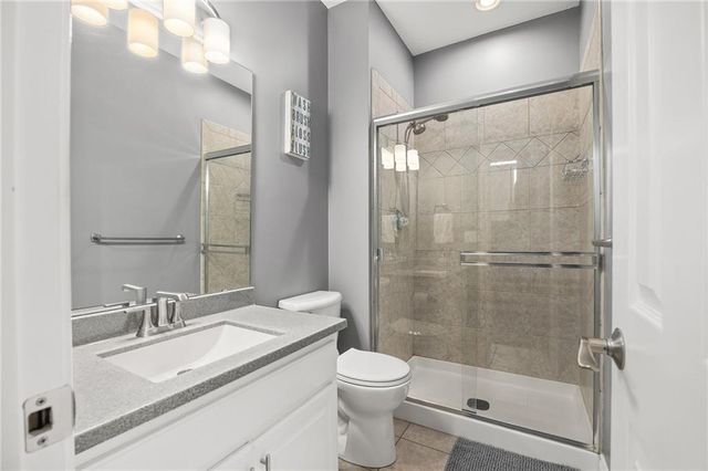 18209 Rollins Drive, Smithville, MO 64089