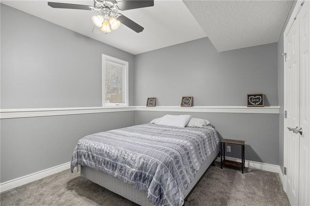 18209 Rollins Drive, Smithville, MO 64089