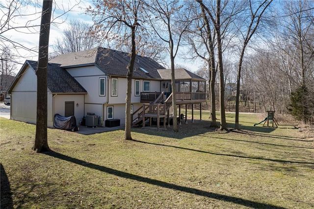 18209 Rollins Drive, Smithville, MO 64089
