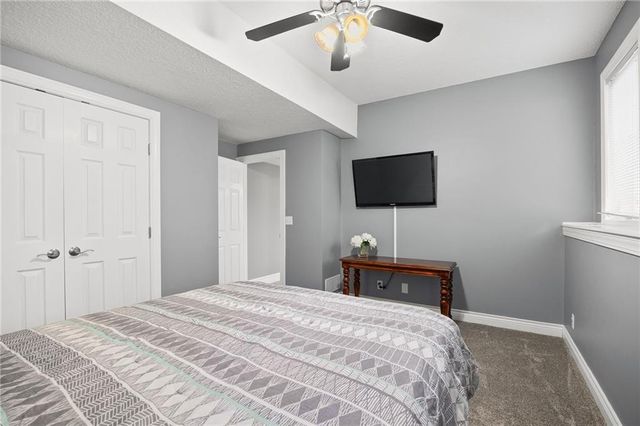 18209 Rollins Drive, Smithville, MO 64089