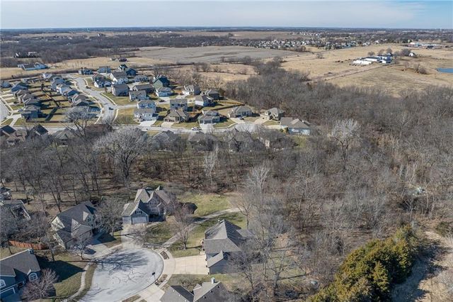 18209 Rollins Drive, Smithville, MO 64089