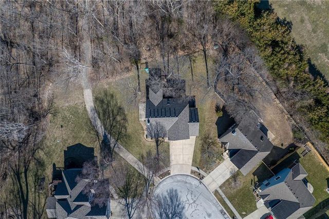 18209 Rollins Drive, Smithville, MO 64089