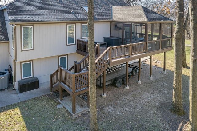 18209 Rollins Drive, Smithville, MO 64089