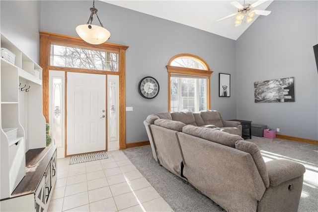 18209 Rollins Drive, Smithville, MO 64089