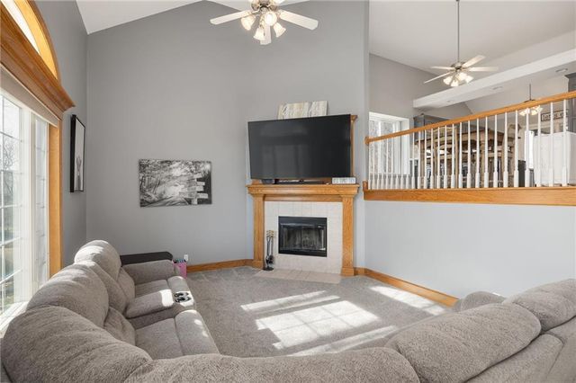 18209 Rollins Drive, Smithville, MO 64089