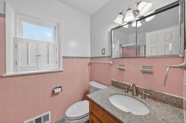 10 Patterson Avenue, West Nyack, NY 10994