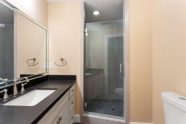 148 Sugarberry Circle, Houston, TX 77024